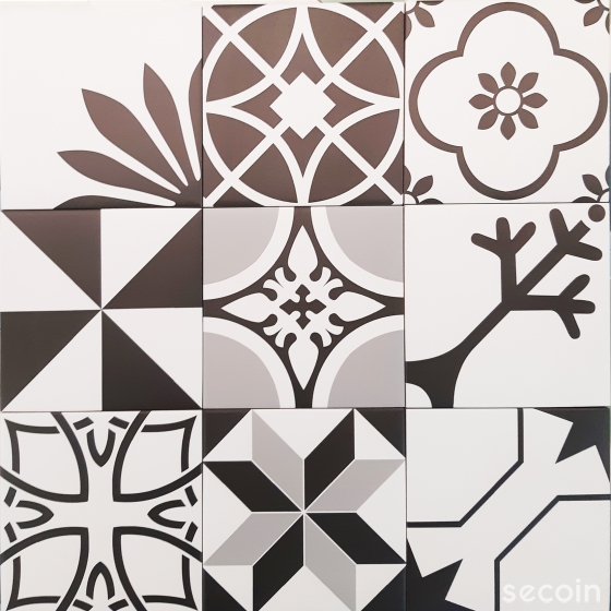 ENCAUSTIC POTTERY TILE MIX GMM 20111